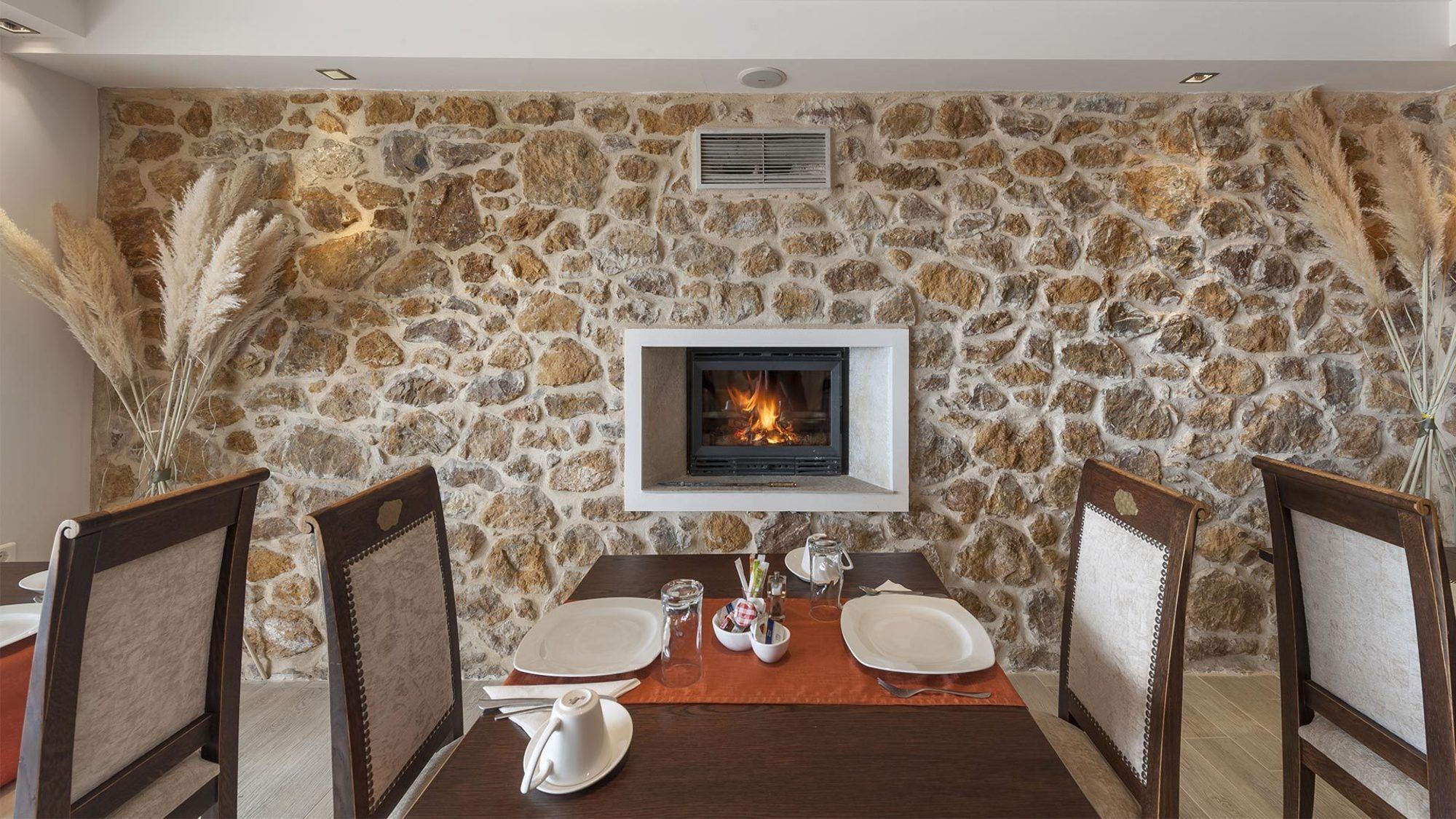 Iakovakis Suites & Spa Koropi Bagian luar foto